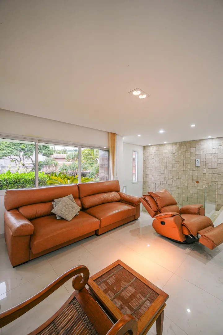 Resid&ecirc;ncia Exclusiva no Alphaville 6 com 598 m&sup2;, 5 Su&iacute;tes e Lazer Completo  Santana de Parnaíba - 