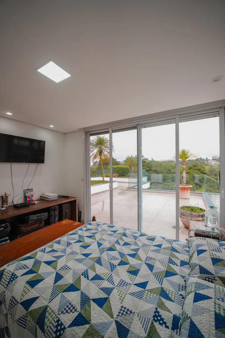 Resid&ecirc;ncia Exclusiva no Alphaville 6 com 598 m&sup2;, 5 Su&iacute;tes e Lazer Completo  Santana de Parnaíba - 