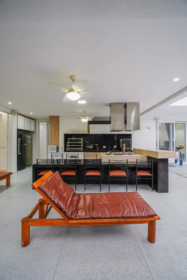 Resid&ecirc;ncia Exclusiva no Alphaville 6 com 598 m&sup2;, 5 Su&iacute;tes e Lazer Completo  Santana de Parnaíba - 