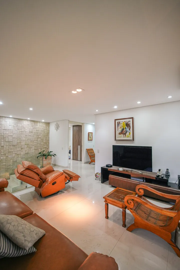 Resid&ecirc;ncia Exclusiva no Alphaville 6 com 598 m&sup2;, 5 Su&iacute;tes e Lazer Completo  Santana de Parnaíba - 