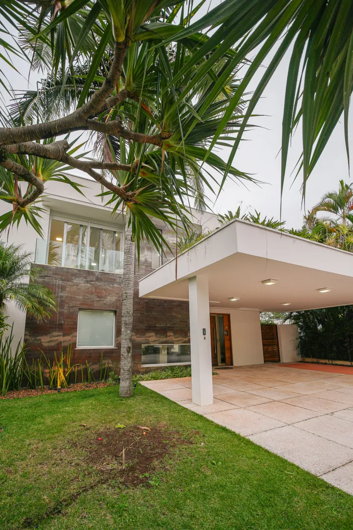 Resid&ecirc;ncia Exclusiva no Alphaville 6 com 598 m&sup2;, 5 Su&iacute;tes e Lazer Completo  Santana de Parnaíba - 