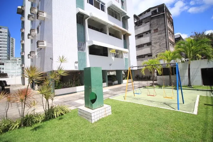Apartamento &aacute; venda | 80m&sup2; | 2 Quartos | 1 Su&iacute;te | Totalmente Reformado | R$ 400.000,00 Rua da Angustura Recife - 