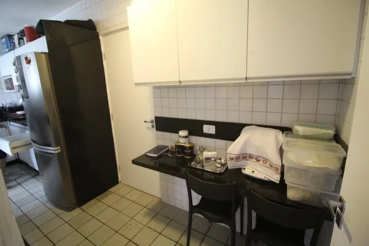 Apartamento &aacute; venda | 80m&sup2; | 2 Quartos | 1 Su&iacute;te | Totalmente Reformado | R$ 400.000,00 Rua da Angustura Recife - 