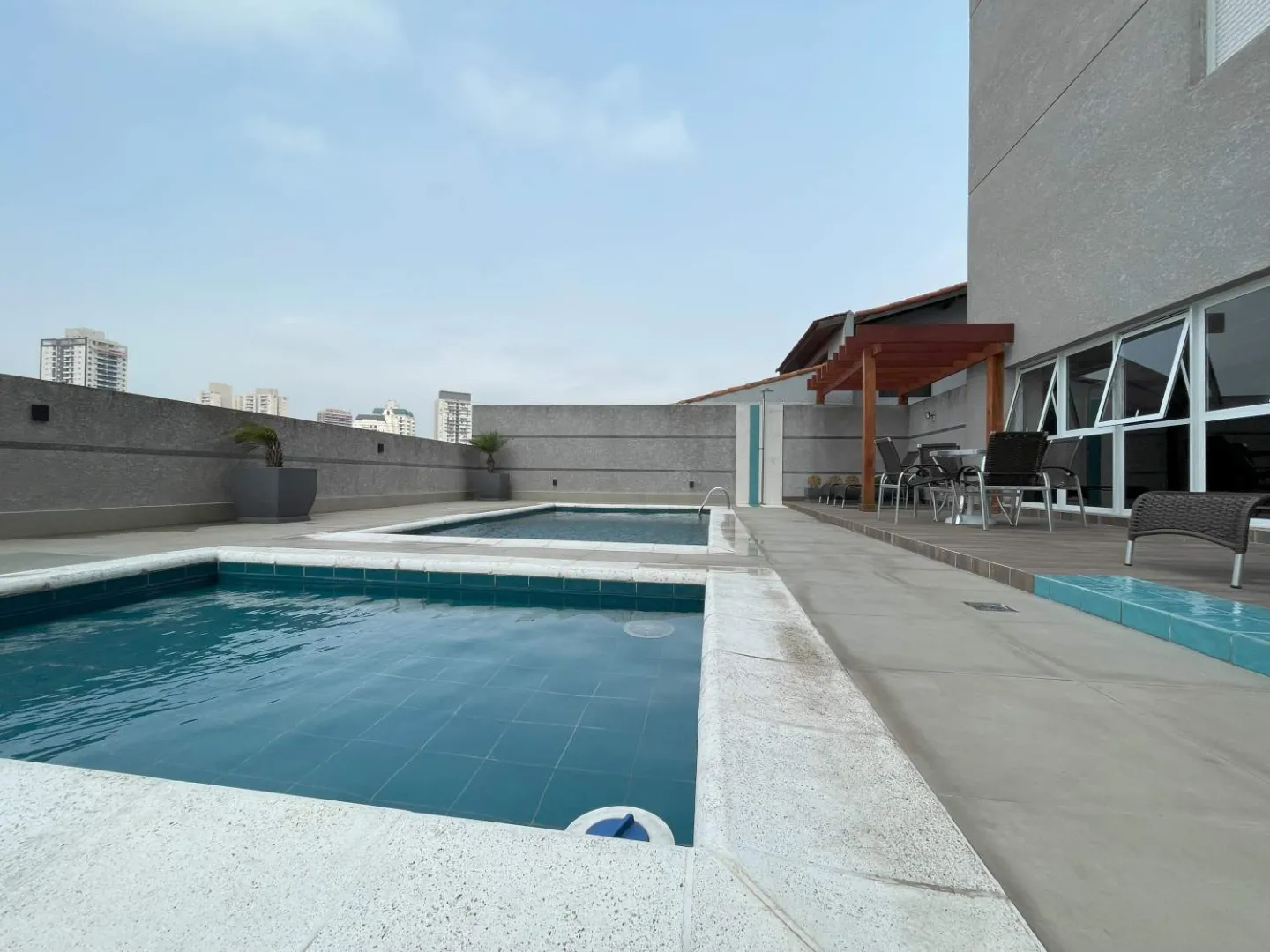 Apartamento &agrave; venda com 64m&sup2;com 3 dormit&oacute;rios, suite e 2 vagas com churrasqueira a carv&atilde;o; Rua Argélia Osasco - 