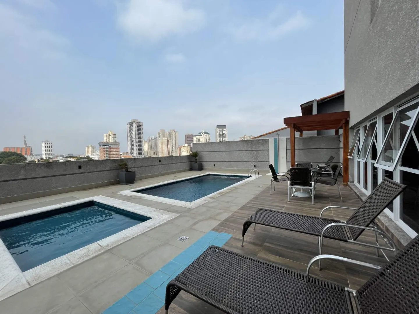 Apartamento &agrave; venda com 64m&sup2;com 3 dormit&oacute;rios, suite e 2 vagas com churrasqueira a carv&atilde;o; Rua Argélia Osasco - 