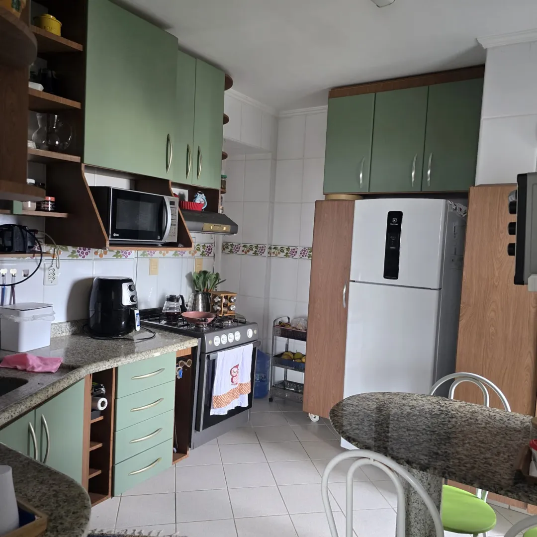 APARTAMENTO 3 QUARTOS SU&Iacute;TE ANDAR ALTO NASCENTE DEPEND&Ecirc;NCIA GARAGEM &Agrave; VENDA EM BROTAS Rua Comendador Pereira da Silva Salvador - 