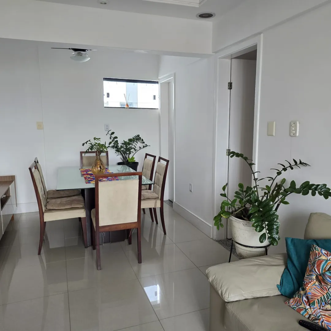 APARTAMENTO 3 QUARTOS SU&Iacute;TE ANDAR ALTO NASCENTE DEPEND&Ecirc;NCIA GARAGEM &Agrave; VENDA EM BROTAS Rua Comendador Pereira da Silva Salvador - 