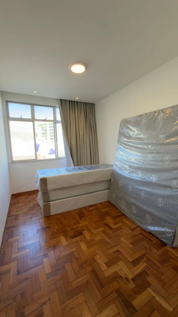 APARTAMENTO 3 QUARTOS SU&Iacute;TE VARANDA REFORMADO GARAGEM ELEVADOR A VENDA NA BARRA! Rua César Zama Salvador - 