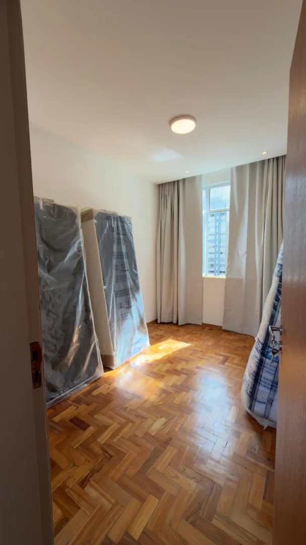 APARTAMENTO 3 QUARTOS SU&Iacute;TE VARANDA REFORMADO GARAGEM ELEVADOR A VENDA NA BARRA! Rua César Zama Salvador - 