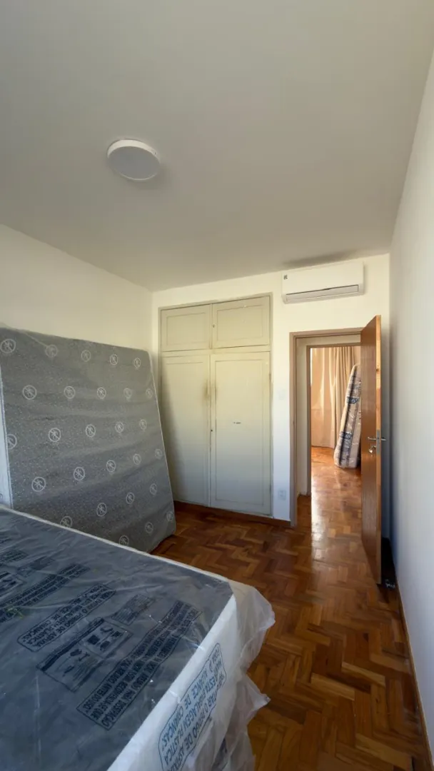 APARTAMENTO 3 QUARTOS SU&Iacute;TE VARANDA REFORMADO GARAGEM ELEVADOR A VENDA NA BARRA! Rua César Zama Salvador - 