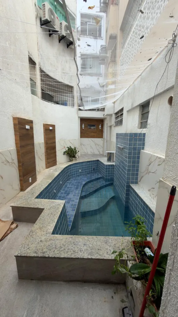 APARTAMENTO 3 QUARTOS SU&Iacute;TE VARANDA REFORMADO GARAGEM ELEVADOR A VENDA NA BARRA! Rua César Zama Salvador - 
