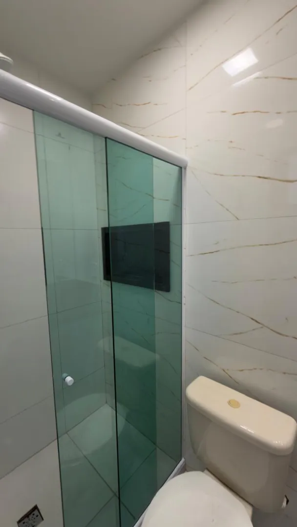 APARTAMENTO 3 QUARTOS SU&Iacute;TE VARANDA REFORMADO GARAGEM ELEVADOR A VENDA NA BARRA! Rua César Zama Salvador - 