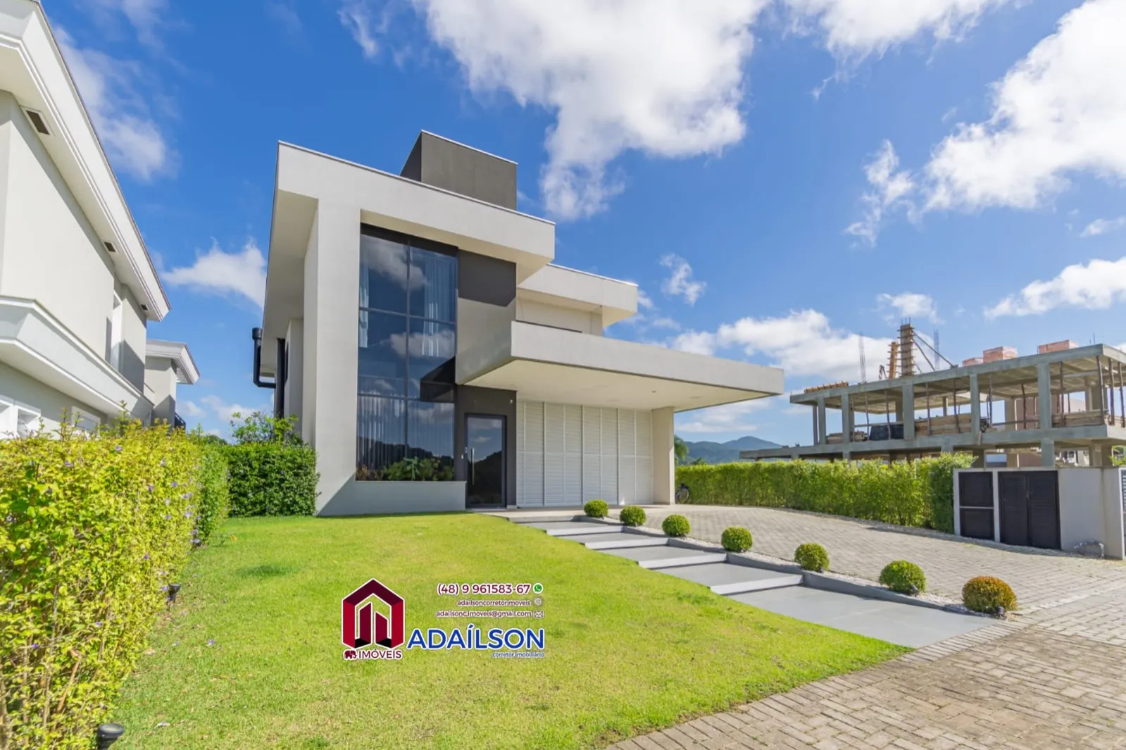 CASA A VENDA EM Condomínio Fechado Yacht & Golf Clube  Reserva Camboriú SC Brasil