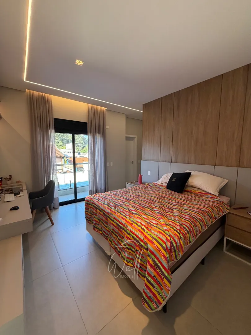 Casa de alto padr&atilde;o no Parque dos P&aacute;ssaros 350m2 I 04 su&iacute;tes I 04 vagas  São Bernardo do Campo - 