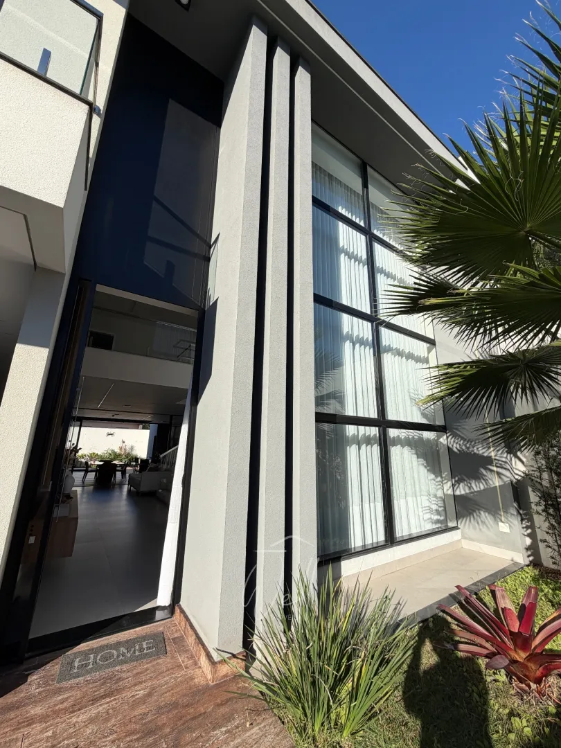Casa de alto padr&atilde;o no Parque dos P&aacute;ssaros 350m2 I 04 su&iacute;tes I 04 vagas  São Bernardo do Campo - 