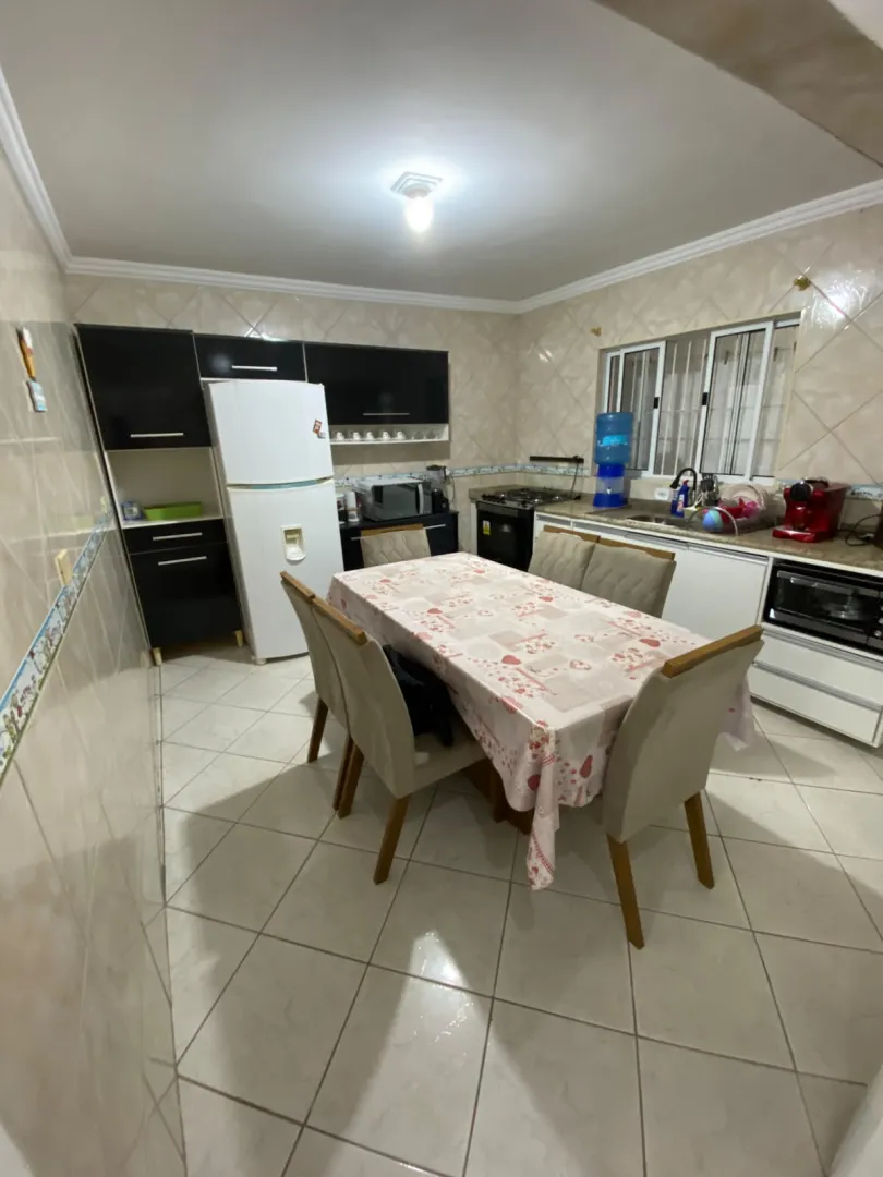 Casa espa&ccedil;osa com 2 Su&iacute;tes - Vl. Sagrado Cecilia  Mogi das Cruzes - 