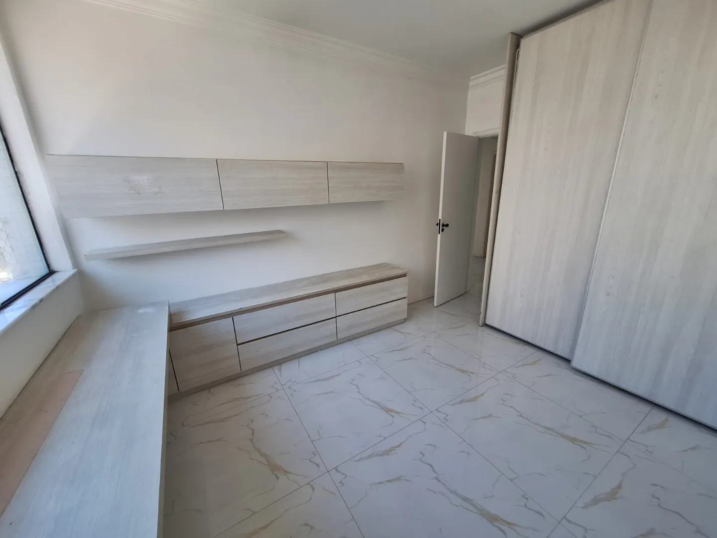 APARTAMENTO 3 QUARTOS SU&Iacute;TE NASCENTE ELEVADORES PORTARIA 24H &Agrave; VENDA NA BARRA! Rua Marquês de Caravelas Salvador - 