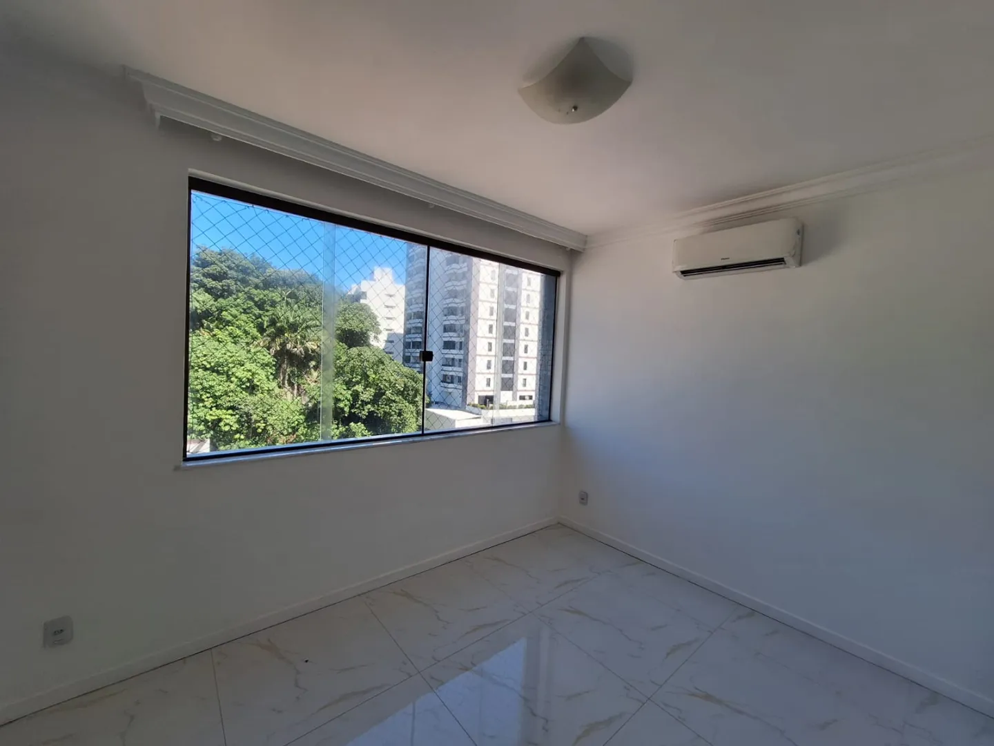 APARTAMENTO 3 QUARTOS SU&Iacute;TE NASCENTE ELEVADORES PORTARIA 24H &Agrave; VENDA NA BARRA! Rua Marquês de Caravelas Salvador - 