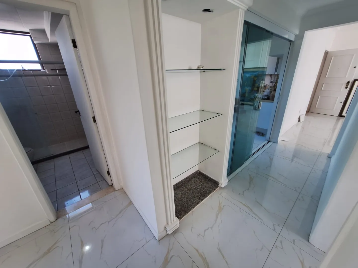 APARTAMENTO 3 QUARTOS SU&Iacute;TE NASCENTE ELEVADORES PORTARIA 24H &Agrave; VENDA NA BARRA! Rua Marquês de Caravelas Salvador - 