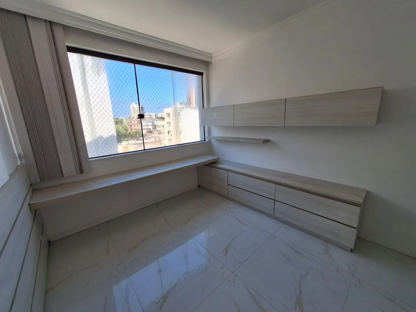 APARTAMENTO 3 QUARTOS SU&Iacute;TE NASCENTE ELEVADORES PORTARIA 24H &Agrave; VENDA NA BARRA! Rua Marquês de Caravelas Salvador - 