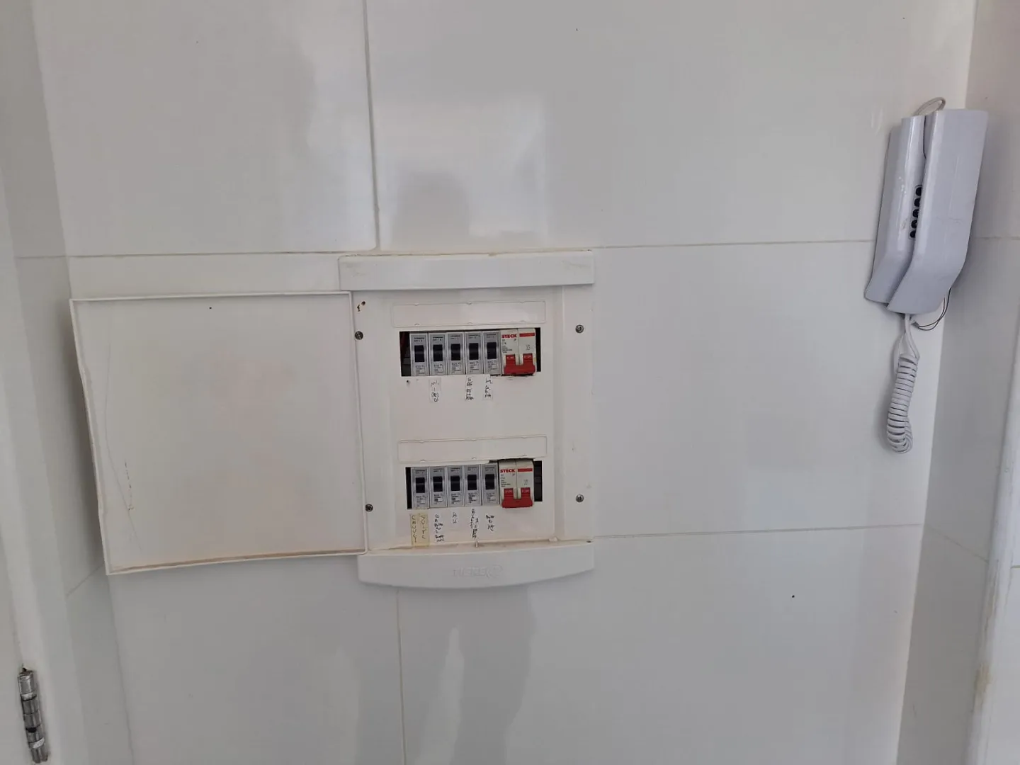 APARTAMENTO 3 QUARTOS SU&Iacute;TE NASCENTE ELEVADORES PORTARIA 24H &Agrave; VENDA NA BARRA! Rua Marquês de Caravelas Salvador - 