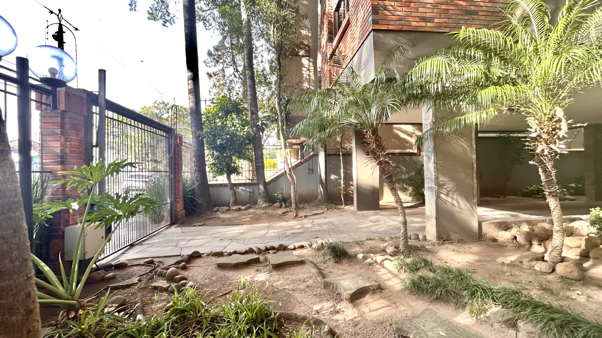 R$ 750.000 | 93m&sup2; | 2 DORMIT&Oacute;RIOS | VAGA | AV. LAGEADO | PORTO ALEGRE - RS Avenida Lageado Porto Alegre - 