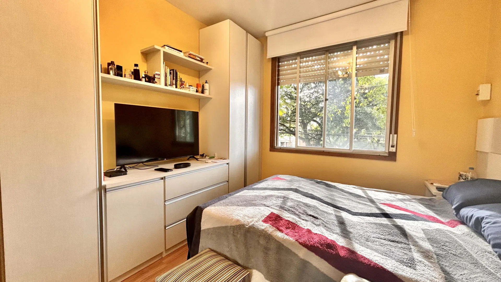 R$ 750.000 | 93m&sup2; | 2 DORMIT&Oacute;RIOS | VAGA | AV. LAGEADO | PORTO ALEGRE - RS Avenida Lageado Porto Alegre - 