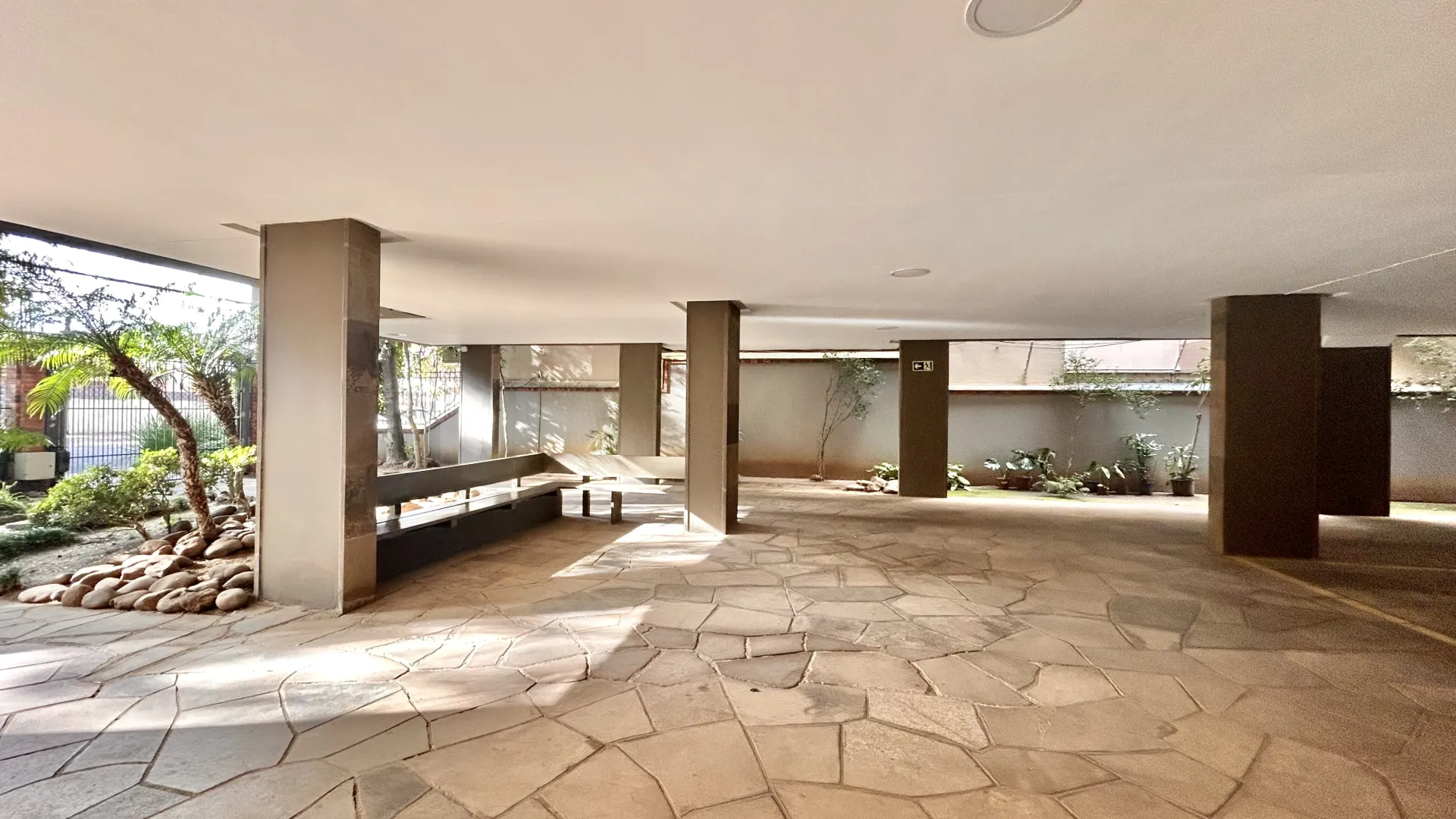 R$ 750.000 | 93m&sup2; | 2 DORMIT&Oacute;RIOS | VAGA | AV. LAGEADO | PORTO ALEGRE - RS Avenida Lageado Porto Alegre - 