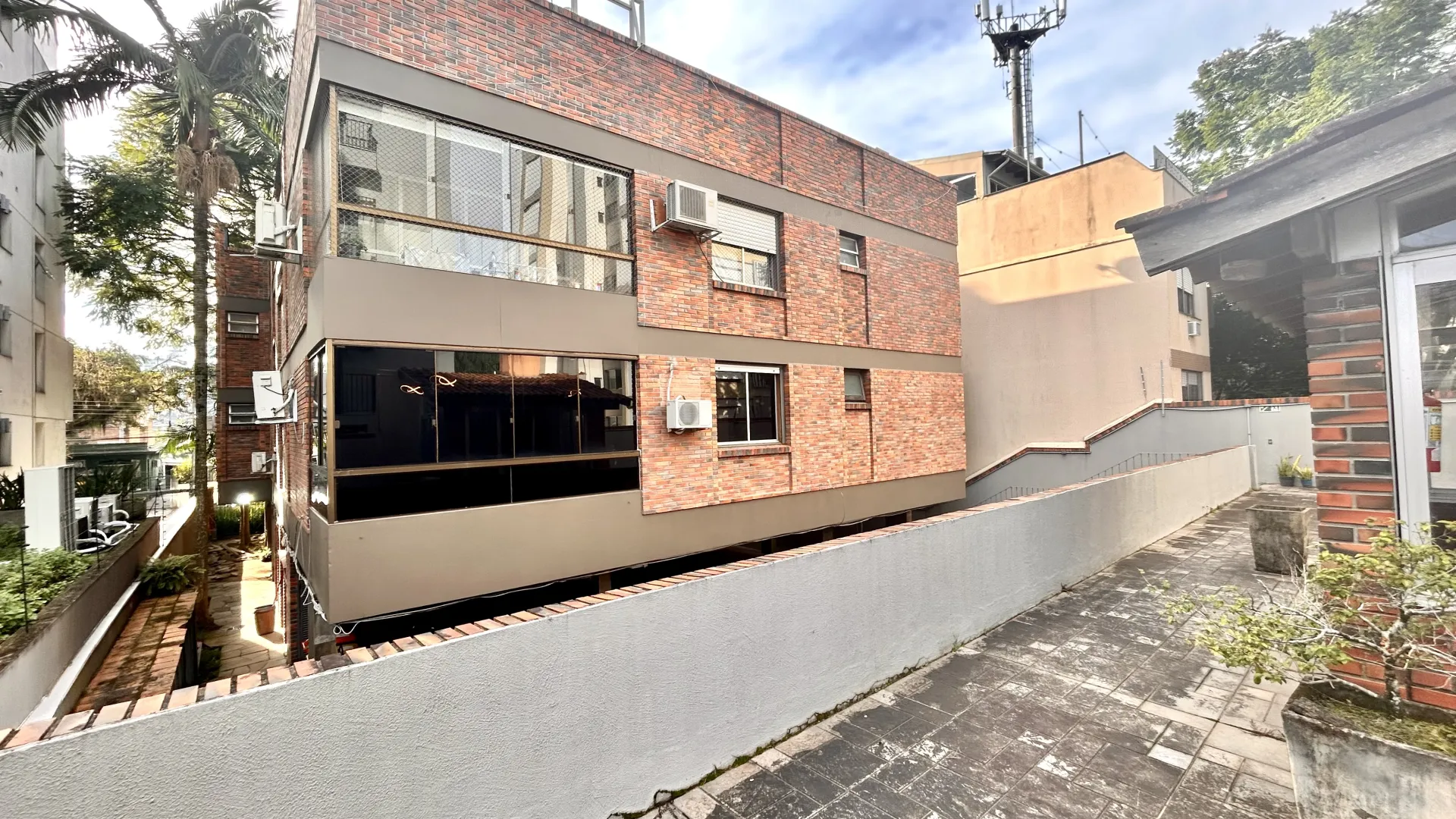 R$ 750.000 | 93m&sup2; | 2 DORMIT&Oacute;RIOS | VAGA | AV. LAGEADO | PORTO ALEGRE - RS Avenida Lageado Porto Alegre - 