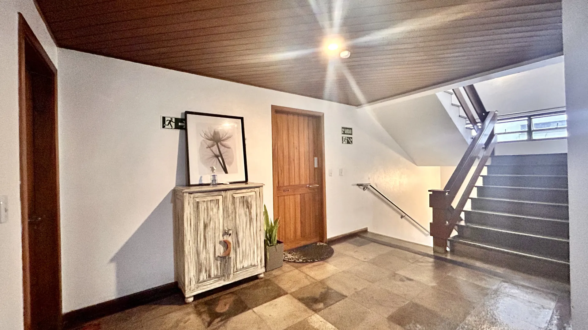R$ 750.000 | 93m&sup2; | 2 DORMIT&Oacute;RIOS | VAGA | AV. LAGEADO | PORTO ALEGRE - RS Avenida Lageado Porto Alegre - 