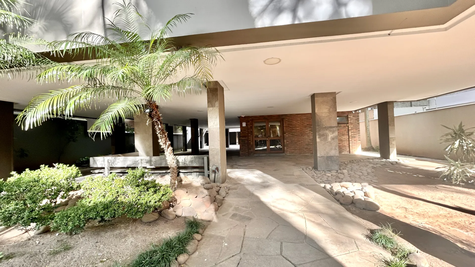 R$ 750.000 | 93m&sup2; | 2 DORMIT&Oacute;RIOS | VAGA | AV. LAGEADO | PORTO ALEGRE - RS Avenida Lageado Porto Alegre - 