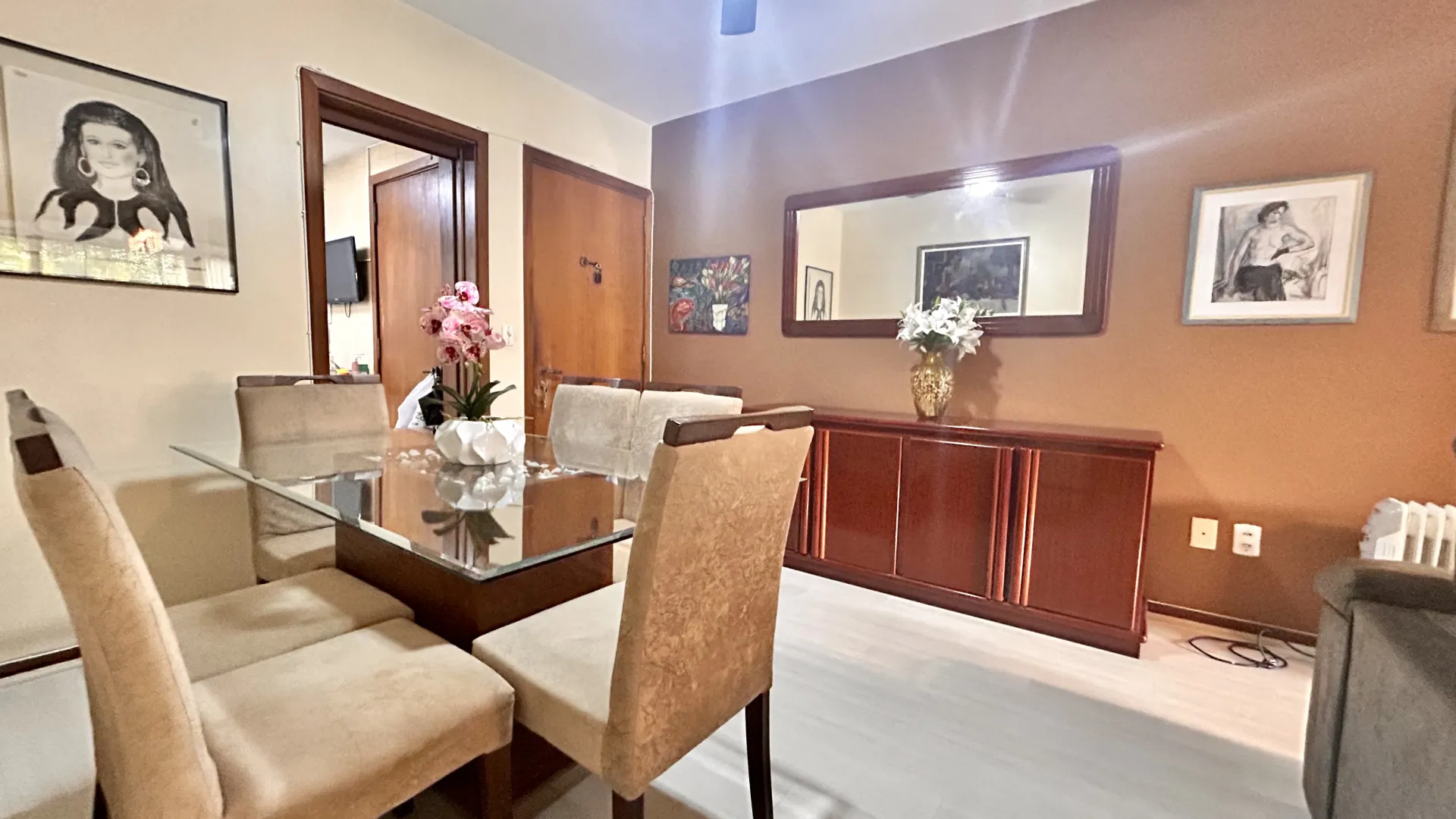 R$ 750.000 | 93m&sup2; | 2 DORMIT&Oacute;RIOS | VAGA | AV. LAGEADO | PORTO ALEGRE - RS Avenida Lageado Porto Alegre - 