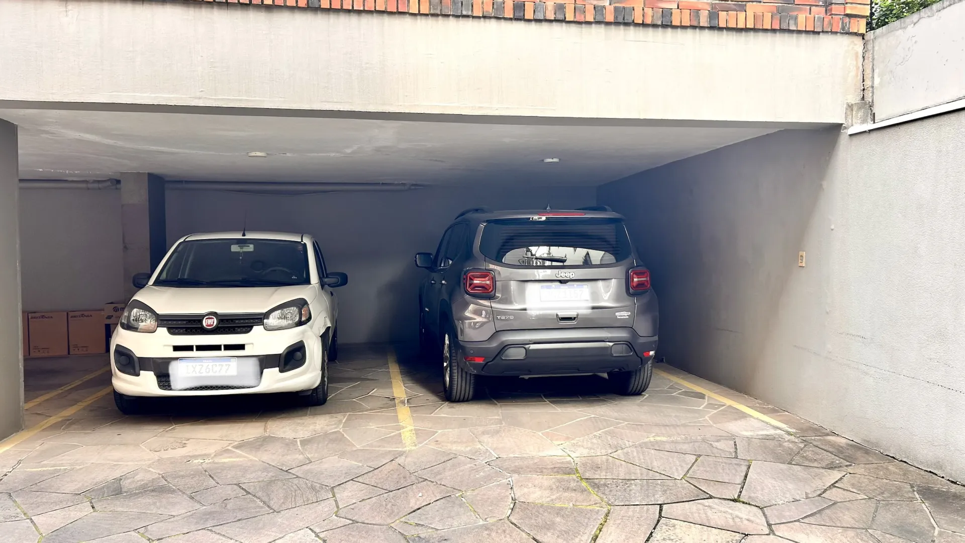 R$ 750.000 | 93m&sup2; | 2 DORMIT&Oacute;RIOS | VAGA | AV. LAGEADO | PORTO ALEGRE - RS Avenida Lageado Porto Alegre - 