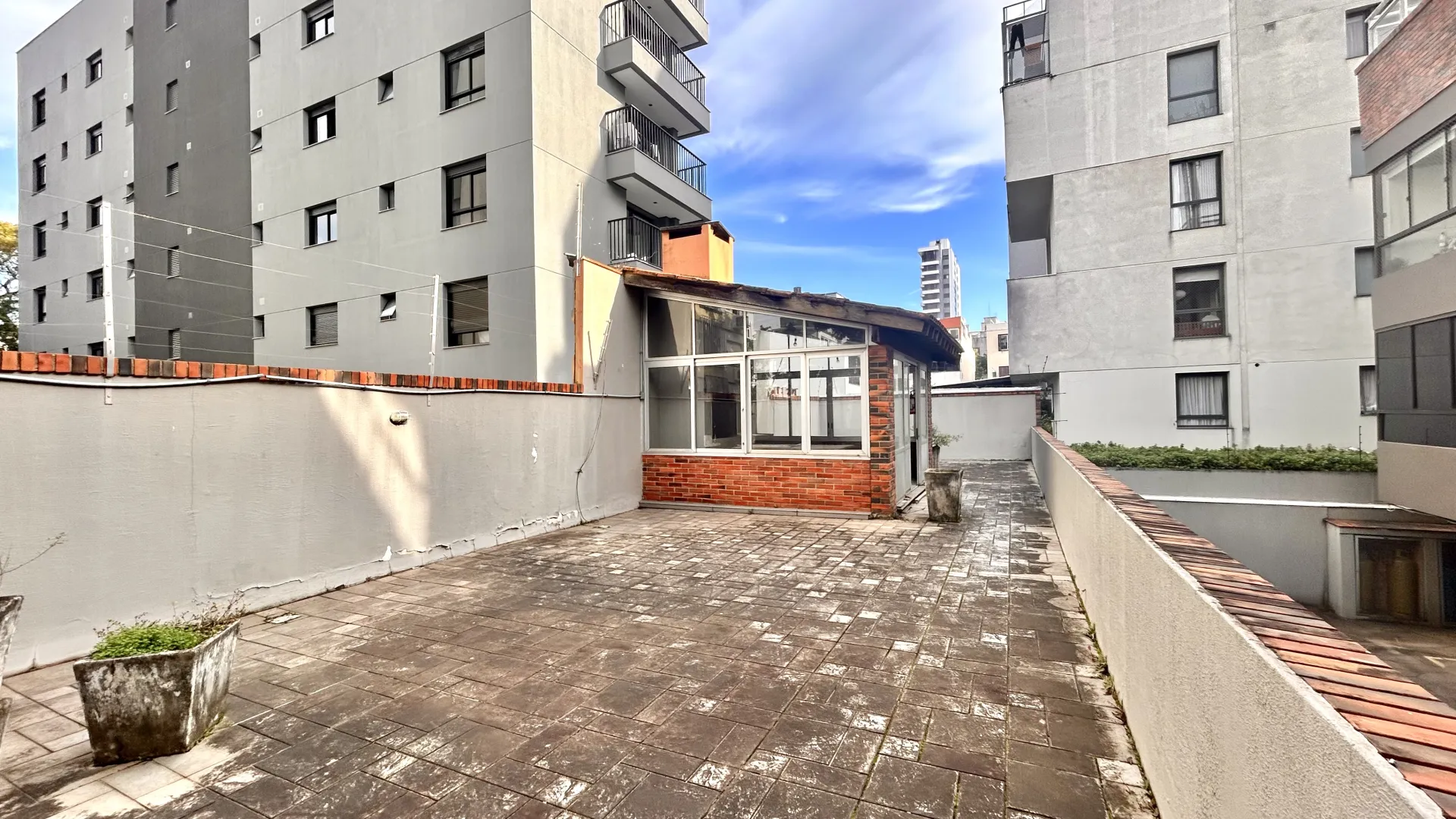 R$ 750.000 | 93m&sup2; | 2 DORMIT&Oacute;RIOS | VAGA | AV. LAGEADO | PORTO ALEGRE - RS Avenida Lageado Porto Alegre - 