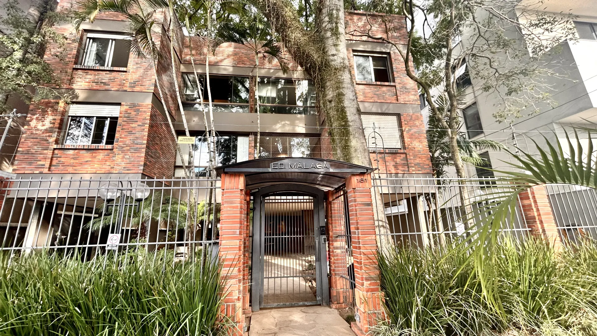 R$ 750.000 | 93m&sup2; | 2 DORMIT&Oacute;RIOS | VAGA | AV. LAGEADO | PORTO ALEGRE - RS Avenida Lageado Porto Alegre - 