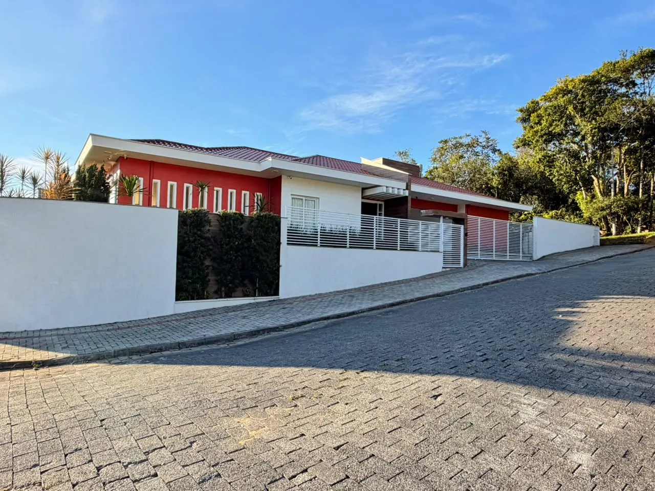 Casa alto padr&atilde;o em Timb&oacute;, Bairro Padre Martinho Stein, pronta para morar!  Timbó - 