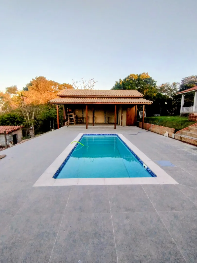 &Oacute;tima ch&aacute;cara com piscina com vista para a represa  Santa Isabel - 