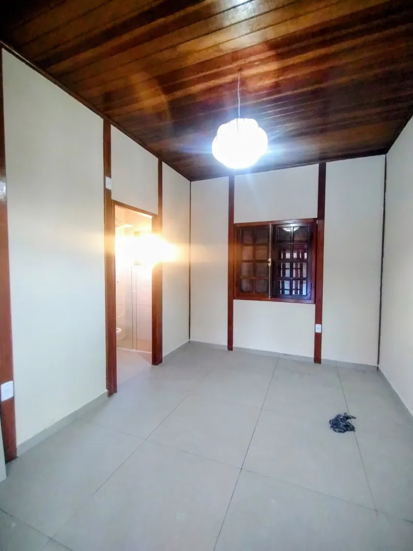 &Oacute;tima ch&aacute;cara com piscina com vista para a represa  Santa Isabel - 