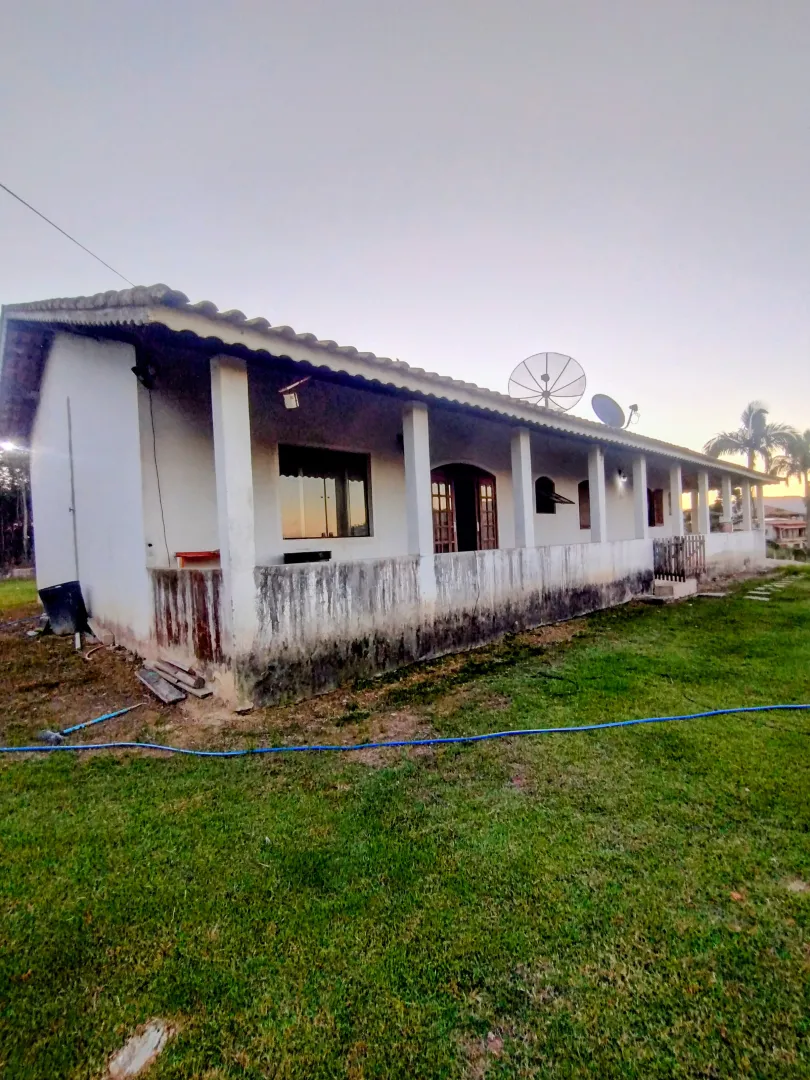 &Oacute;tima ch&aacute;cara com piscina com vista para a represa  Santa Isabel - 