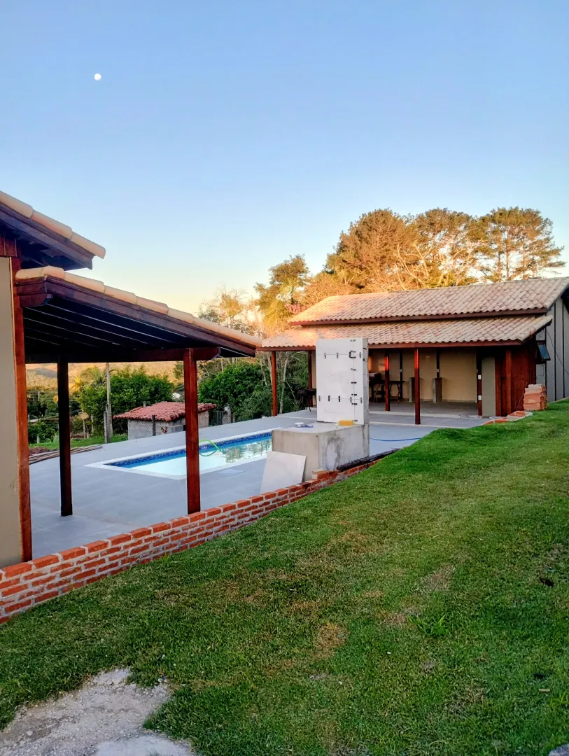 &Oacute;tima ch&aacute;cara com piscina com vista para a represa  Santa Isabel - 