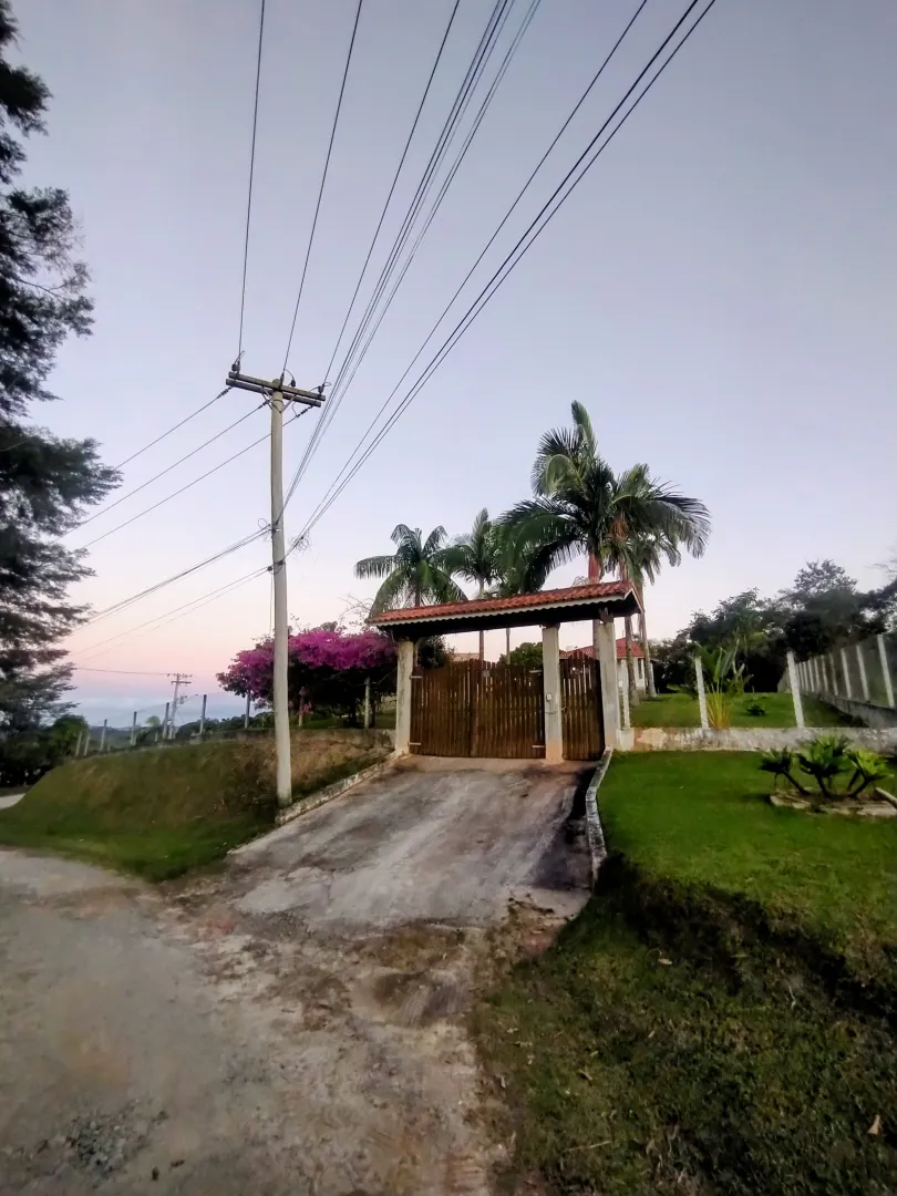 &Oacute;tima ch&aacute;cara com piscina com vista para a represa  Santa Isabel - 