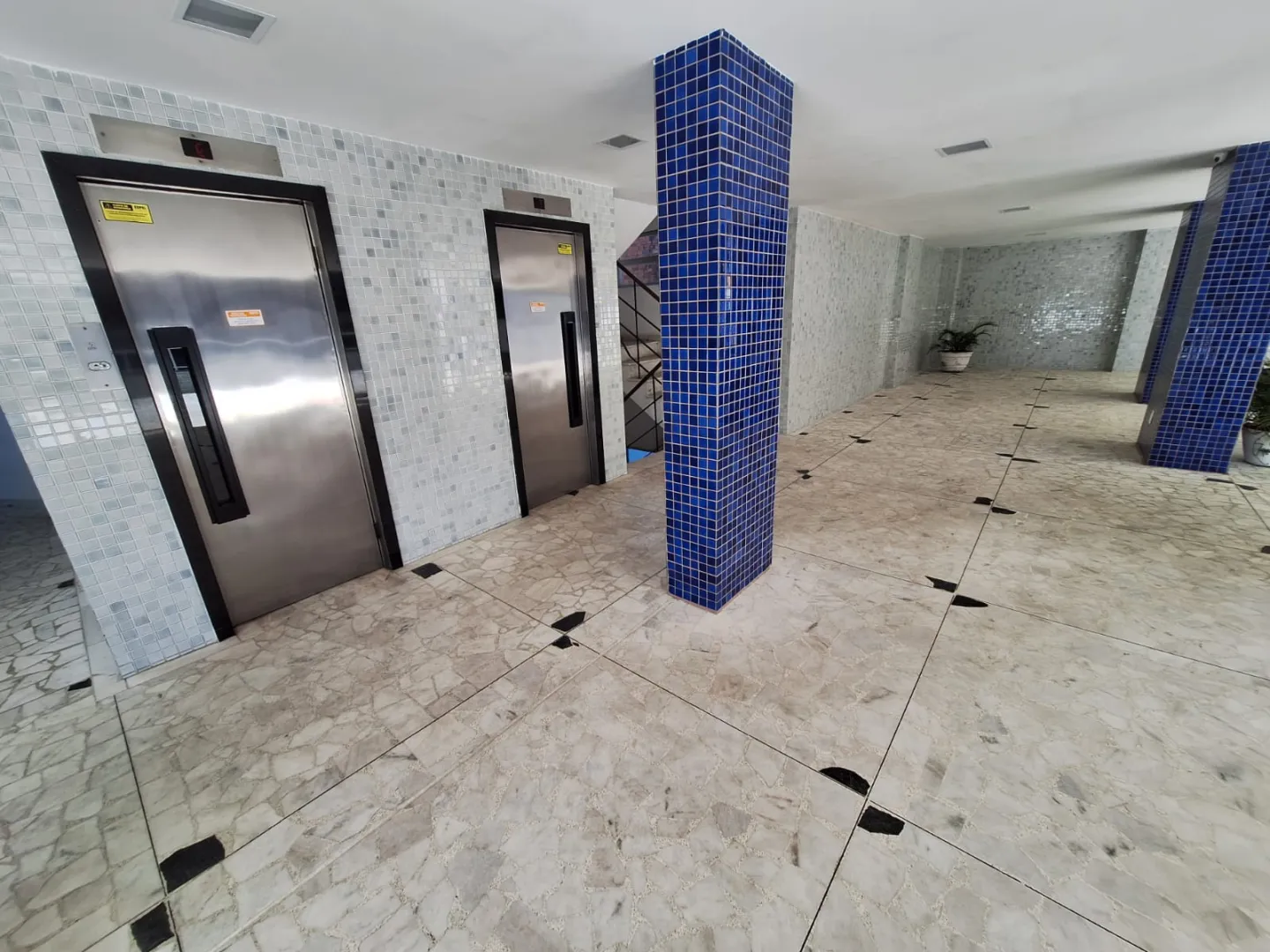 APARTAMENTO 2 QUARTOS SU&Iacute;TE VARANDA GARAGEM NASCENTE ELEVADOR &Agrave; VENDA NA GRA&Ccedil;A! Avenida Euclydes da Cunha Salvador - 