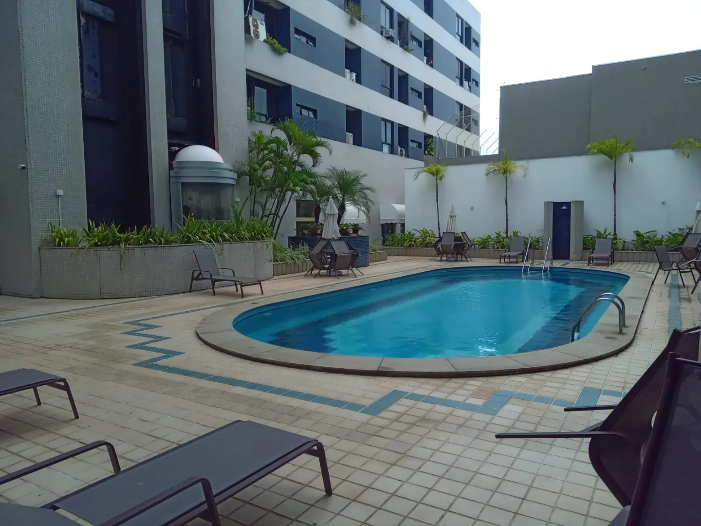 APARTAMENTO QUARTO  SALA COM VARANDA NASCENTE PISCINA ELEVADOR &Agrave; VENDA EM ONDINA! Avenida Milton Santos Salvador - 