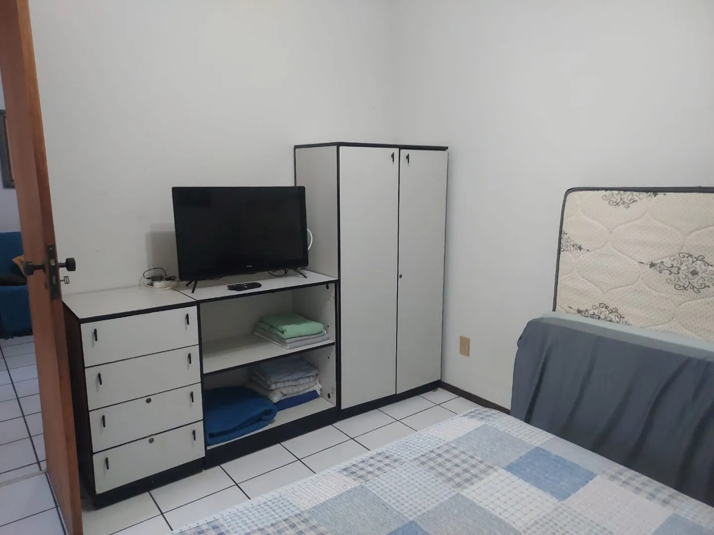 APARTAMENTO QUARTO  SALA COM VARANDA NASCENTE PISCINA ELEVADOR &Agrave; VENDA EM ONDINA! Avenida Milton Santos Salvador - 