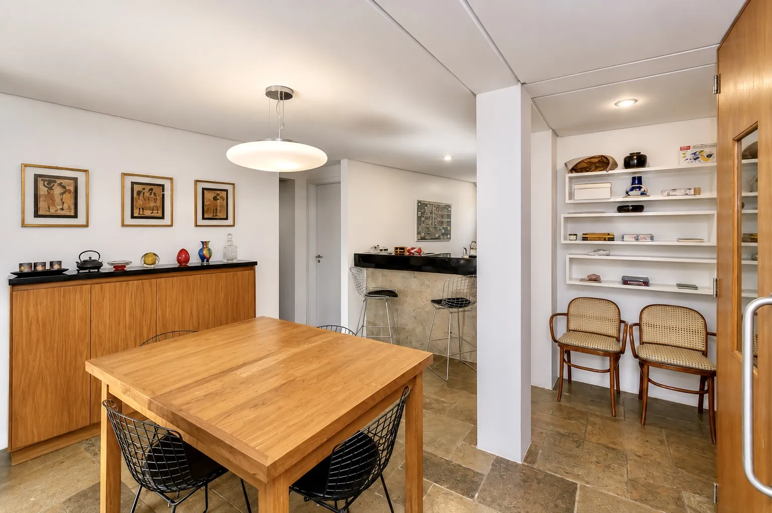 R$ 995.000 - LINDA CASA - 256M2 - 2 DORM - 2 SU&Iacute;TES - LAREIRA - PISCINA - 4 VAGAS Avenida Walter Kaufmann Porto Alegre - 