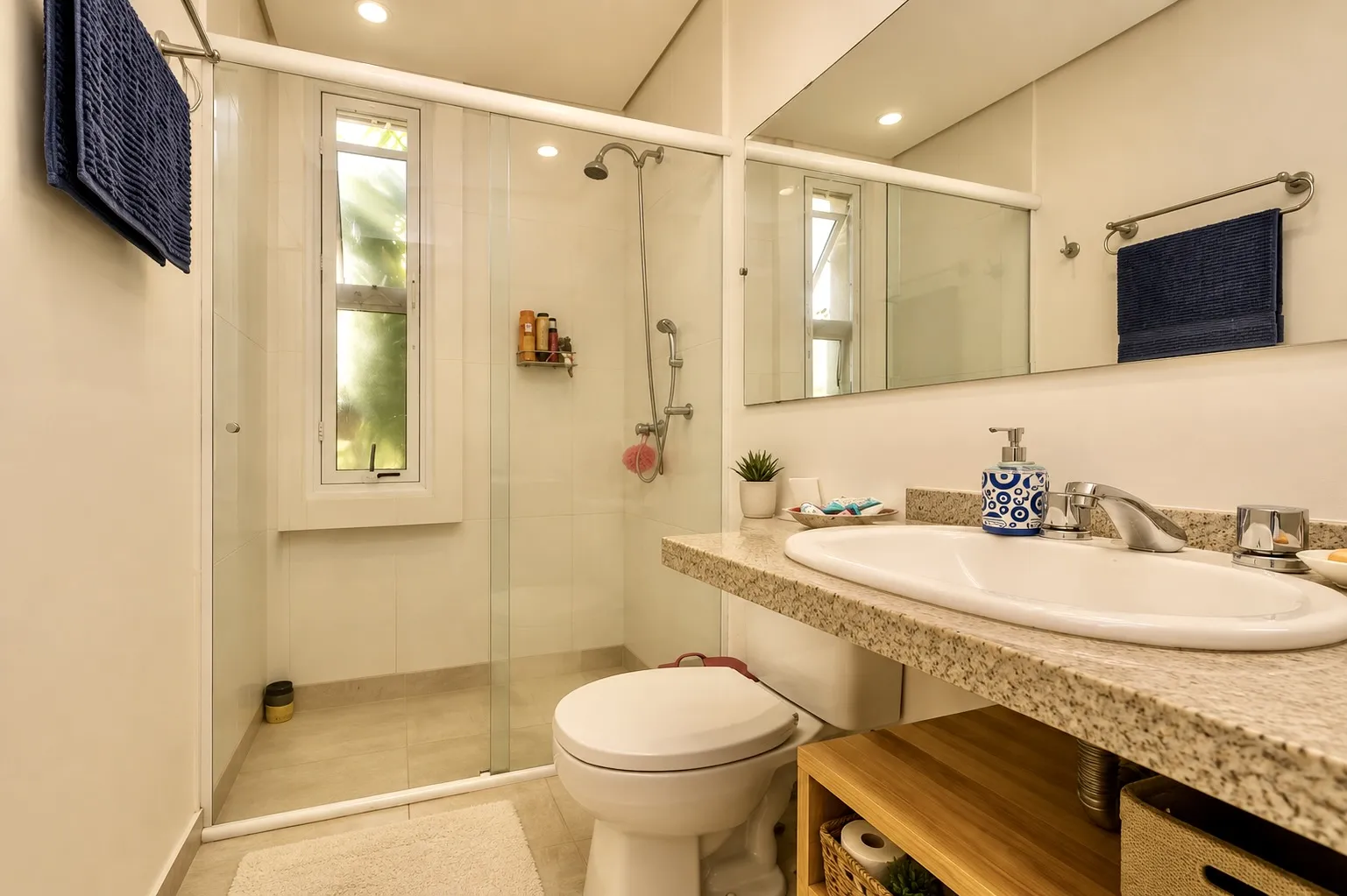R$ 995.000 - LINDA CASA - 256M2 - 2 DORM - 2 SU&Iacute;TES - LAREIRA - PISCINA - 4 VAGAS Avenida Walter Kaufmann Porto Alegre - 