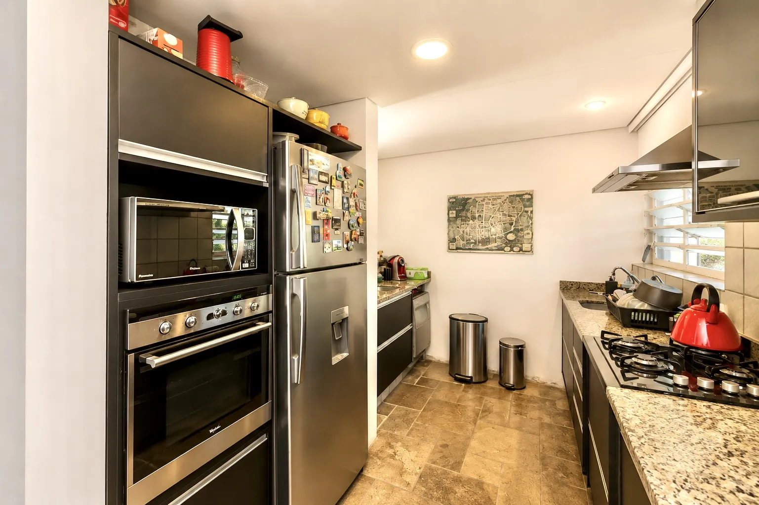 R$ 995.000 - LINDA CASA - 256M2 - 2 DORM - 2 SU&Iacute;TES - LAREIRA - PISCINA - 4 VAGAS Avenida Walter Kaufmann Porto Alegre - 