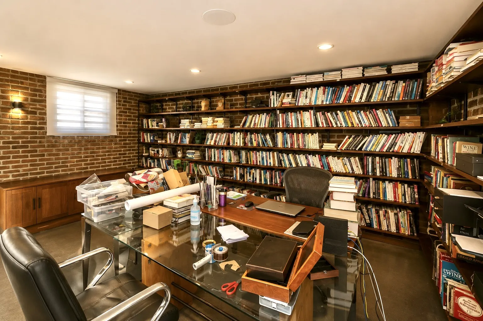 R$ 995.000 - LINDA CASA - 256M2 - 2 DORM - 2 SU&Iacute;TES - LAREIRA - PISCINA - 4 VAGAS Avenida Walter Kaufmann Porto Alegre - 