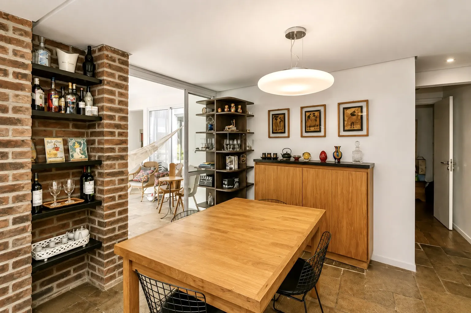 R$ 995.000 - LINDA CASA - 256M2 - 2 DORM - 2 SU&Iacute;TES - LAREIRA - PISCINA - 4 VAGAS Avenida Walter Kaufmann Porto Alegre - 