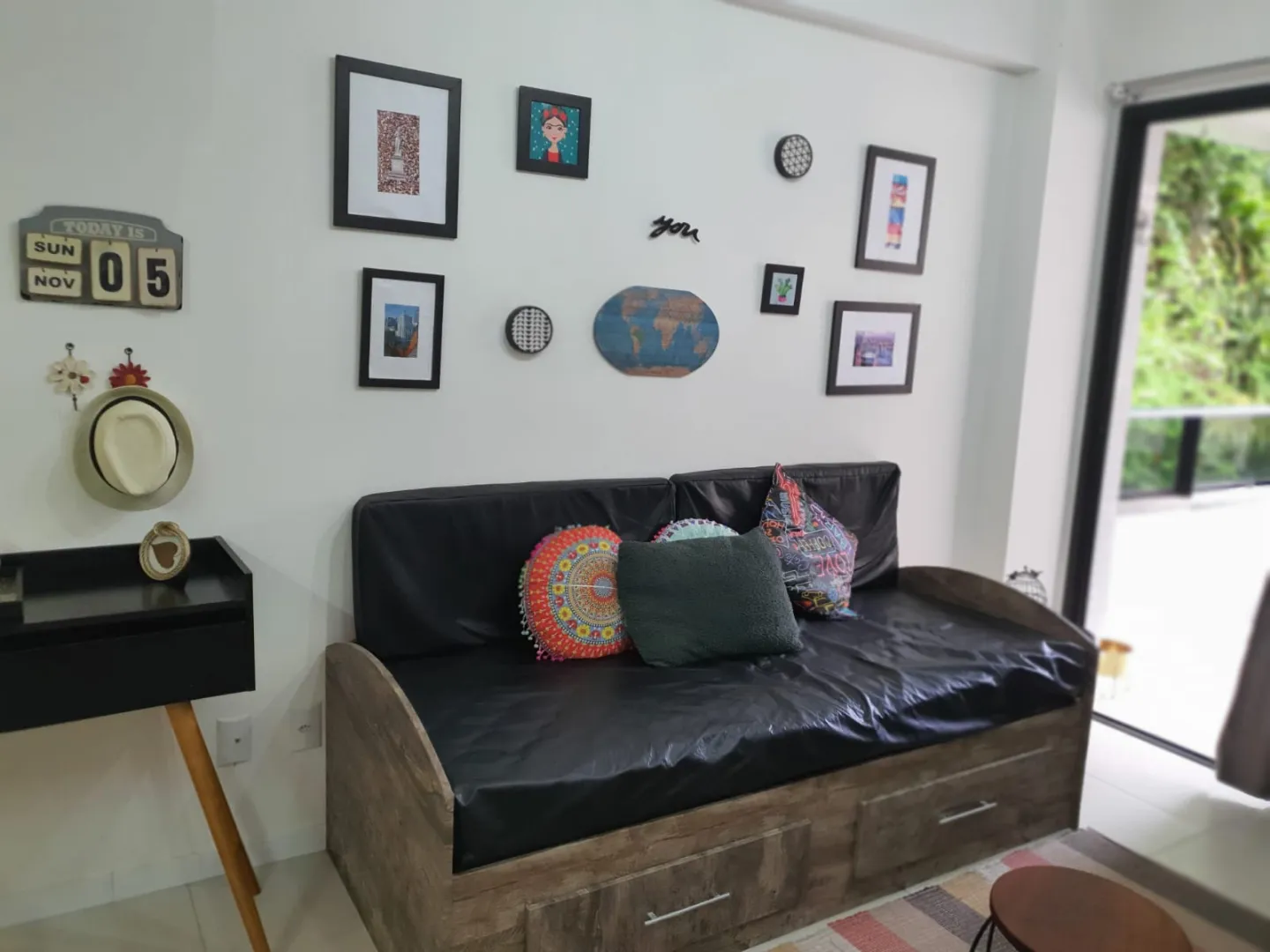 APARTAMENTO QUARTO E SALA VARANDA SEMINOVO GARAGEM ELEVADOR ACADEMIA PISCINA VENDA ONDINA Rua Senta Púa Salvador - 